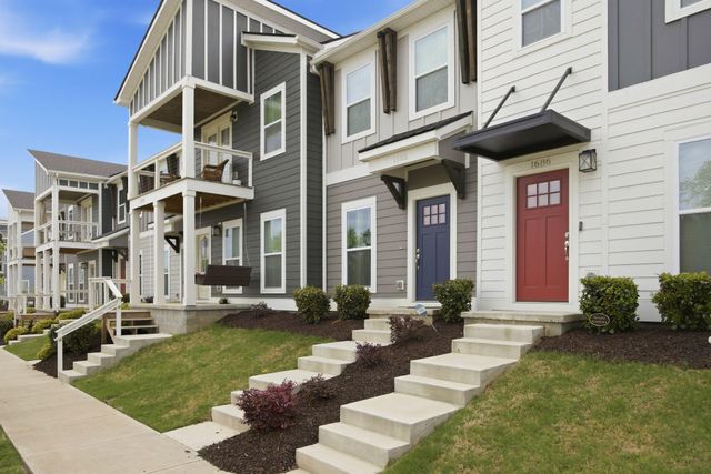 1686 S Watkins Street, Chattanooga, TN 37404