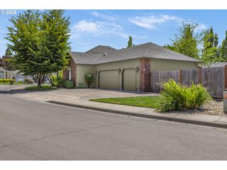 830 IMPALA Ave, Eugene, OR 97404