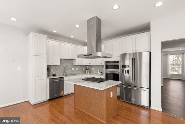 25488 CROSSFIELD DR, Chantilly, VA 20152