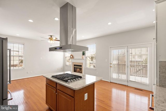 25488 CROSSFIELD DR, Chantilly, VA 20152