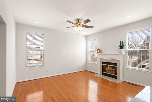 25488 CROSSFIELD DR, Chantilly, VA 20152