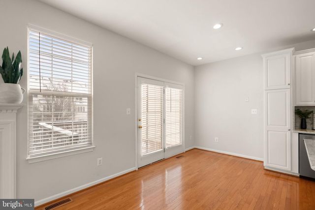 25488 CROSSFIELD DR, Chantilly, VA 20152