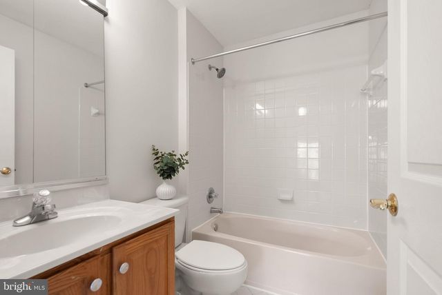 25488 CROSSFIELD DR, Chantilly, VA 20152