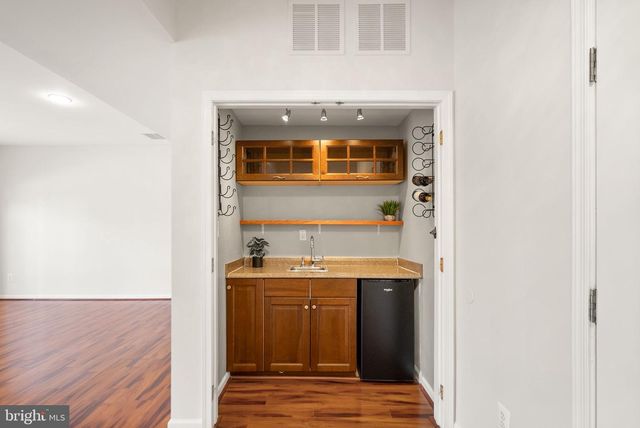 25488 CROSSFIELD DR, Chantilly, VA 20152