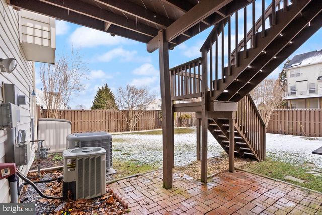 25488 CROSSFIELD DR, Chantilly, VA 20152