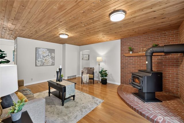 17432 Issaquah Hobart Road SE, Issaquah, WA 98027