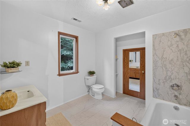 17432 Issaquah Hobart Road SE, Issaquah, WA 98027