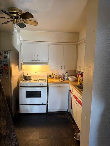 2400 Piccadilly Circle, Moore, OK 73160