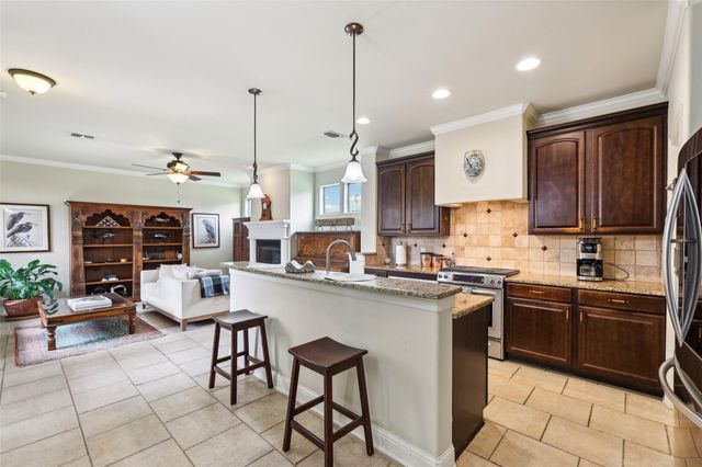 111 Via Toscana, Buda, TX 78610