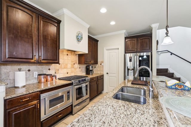 111 Via Toscana, Buda, TX 78610