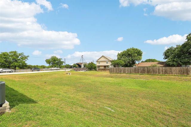 111 Via Toscana, Buda, TX 78610