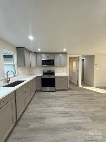 537 Maske Road, Mount Gilead, NC 27306