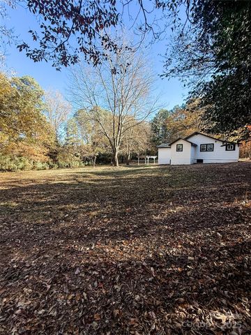 537 Maske Road, Mount Gilead, NC 27306