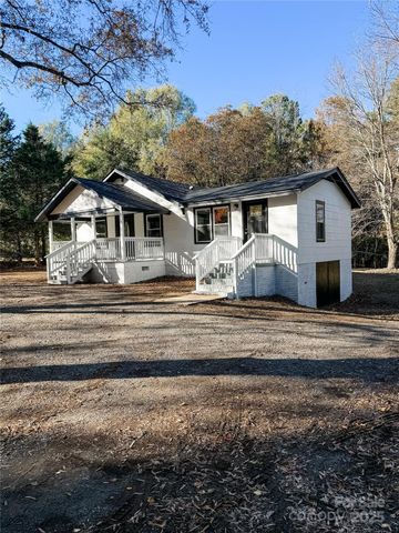 537 Maske Road, Mount Gilead, NC 27306
