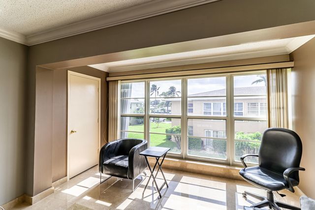 2460 Juniper Drive 201, Delray Beach, FL 33445
