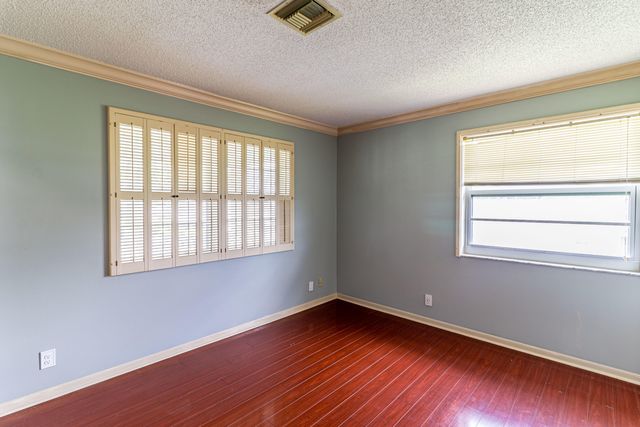 2460 Juniper Drive 201, Delray Beach, FL 33445