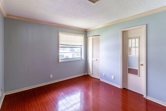 2460 Juniper Drive 201, Delray Beach, FL 33445