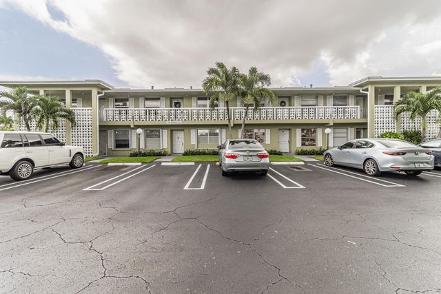 2460 Juniper Drive 201, Delray Beach, FL 33445