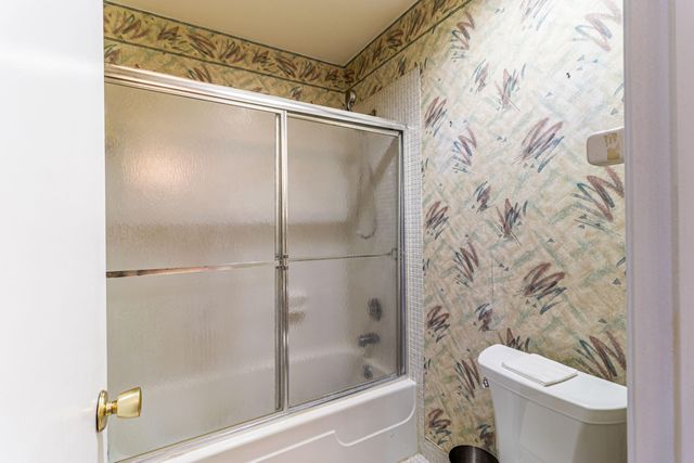 2460 Juniper Drive 201, Delray Beach, FL 33445