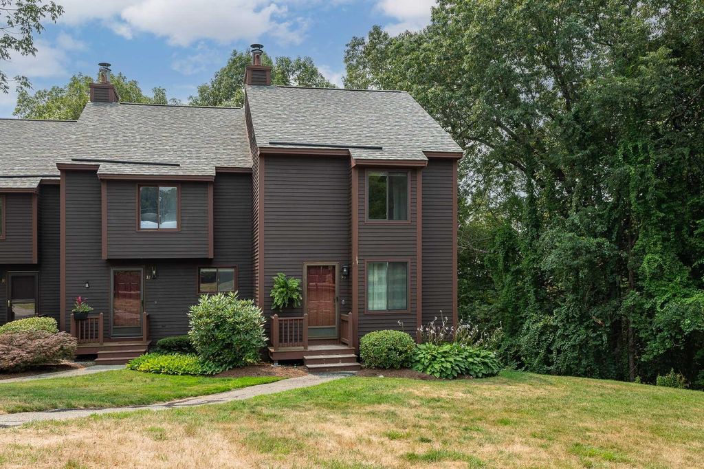 36 Thornhill Road, Stratham, NH 03885