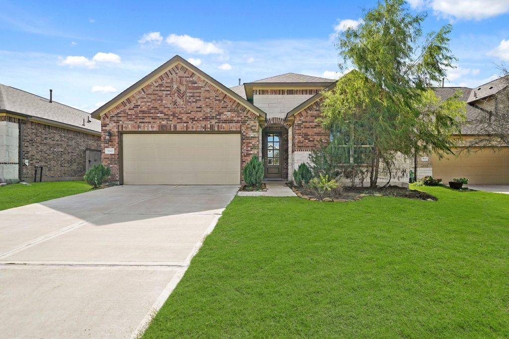 2643 Westward Hill Drive, Fresno, TX 77545