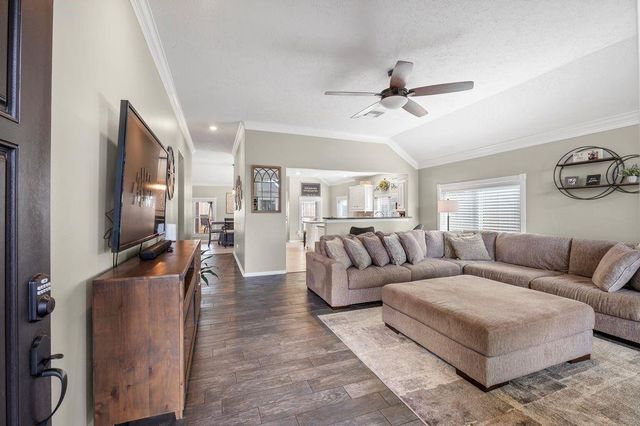 6415 Avenel Drive, Pasadena, TX 77505