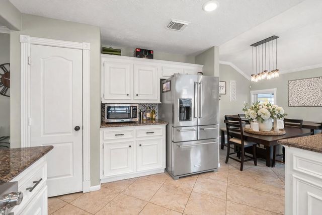 6415 Avenel Drive, Pasadena, TX 77505