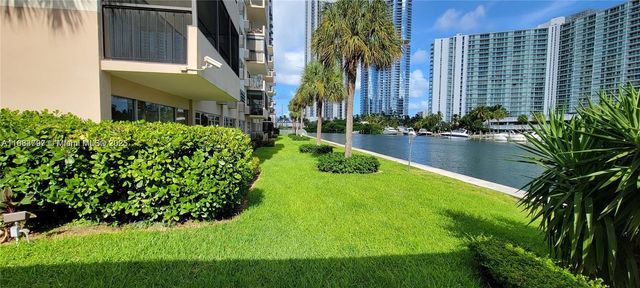 220 Kings Point Dr 111, Sunny Isles Beach, FL 33160