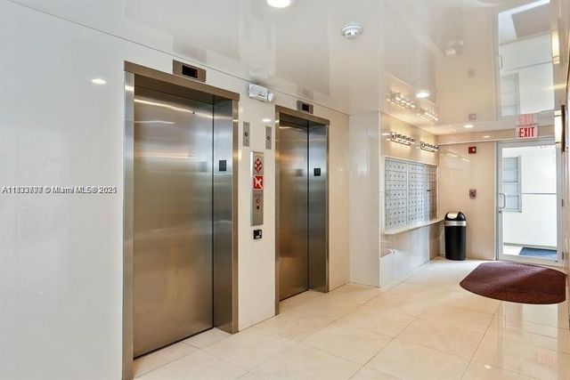 220 Kings Point Dr 111, Sunny Isles Beach, FL 33160