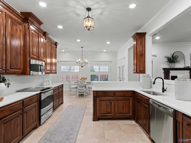 13207 Abbington Lane, Athens, AL 35613