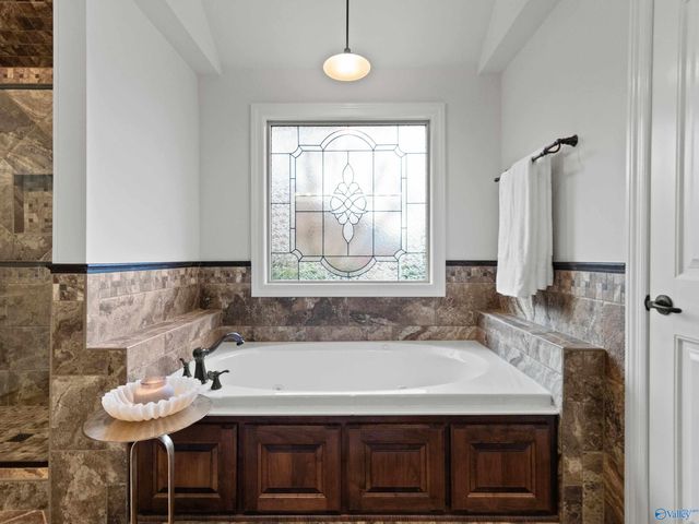 13207 Abbington Lane, Athens, AL 35613