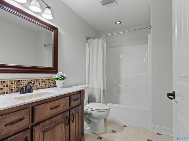 13207 Abbington Lane, Athens, AL 35613