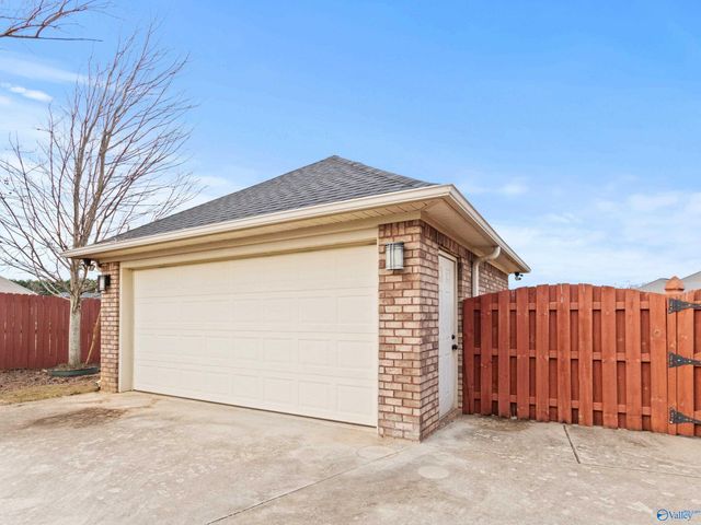 13207 Abbington Lane, Athens, AL 35613