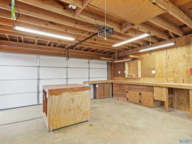 13207 Abbington Lane, Athens, AL 35613