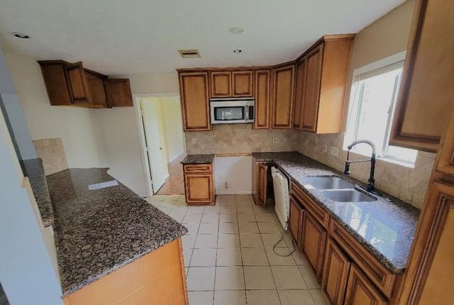 15502 Richford Drive, Friendswood, TX 77546