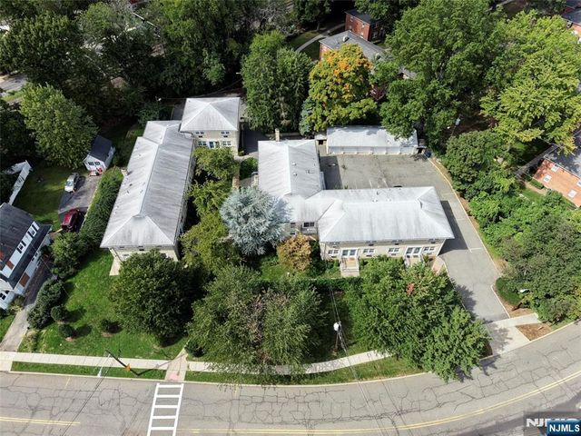 470 Valley Road C009A, Montclair, NJ 07043
