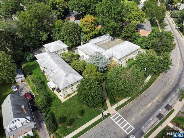 470 Valley Road C009A, Montclair, NJ 07043
