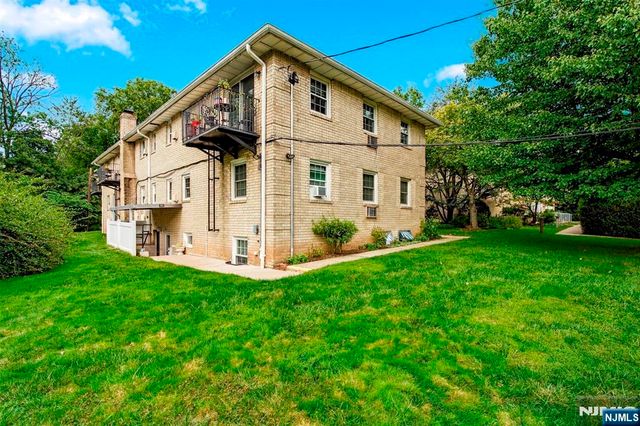 470 Valley Road C009A, Montclair, NJ 07043