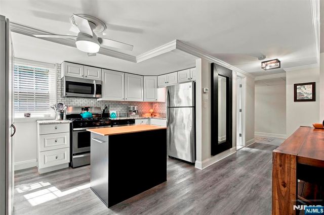 470 Valley Road C009A, Montclair, NJ 07043