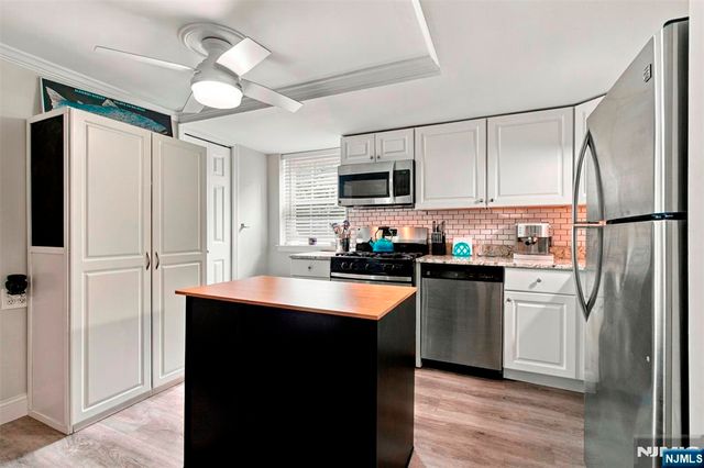 470 Valley Road C009A, Montclair, NJ 07043
