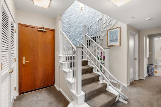 300 River Rd Apt 508 608, Manchester, NH 03104