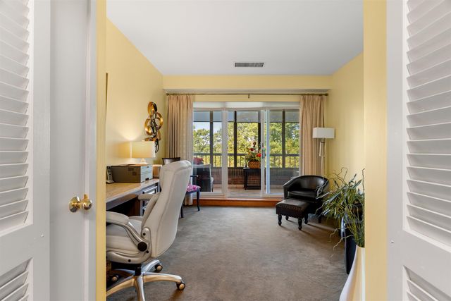 300 River Rd Apt 508 608, Manchester, NH 03104