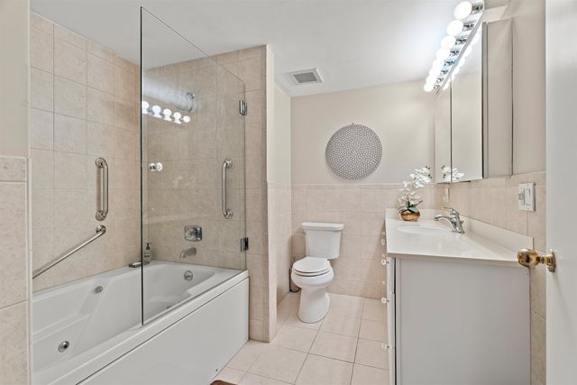 300 River Rd Apt 508 608, Manchester, NH 03104