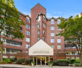 300 River Rd Apt 508 608, Manchester, NH 03104