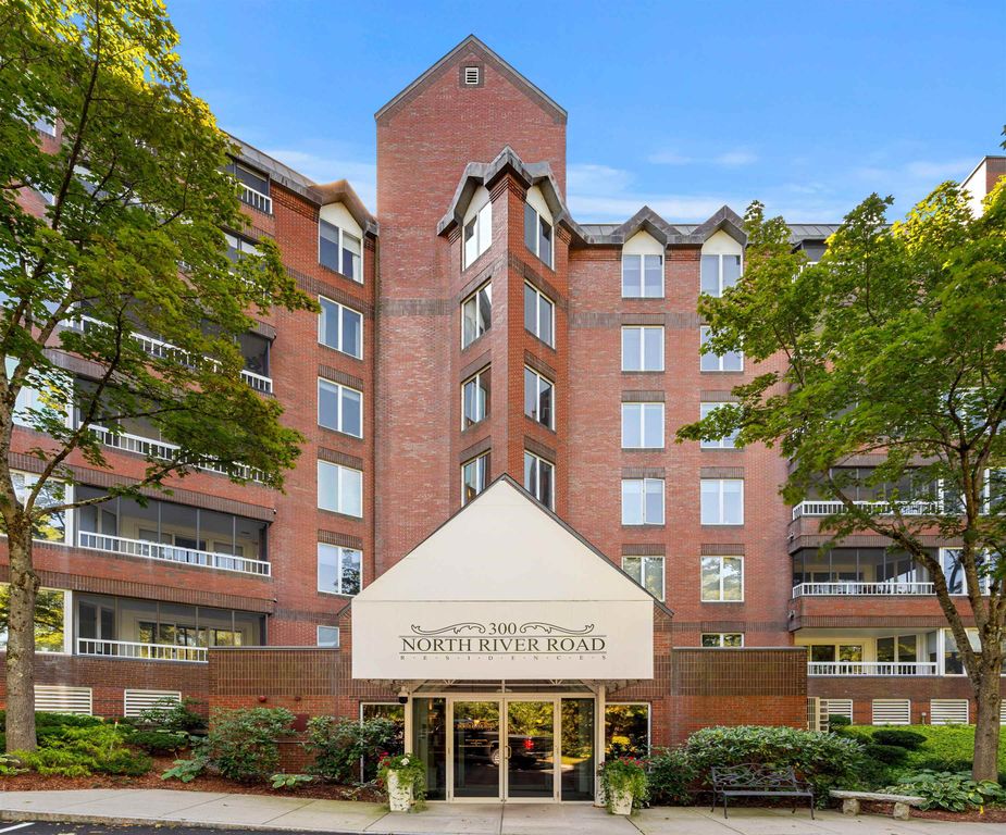 300 River Rd Apt 508 608, Manchester, NH 03104
