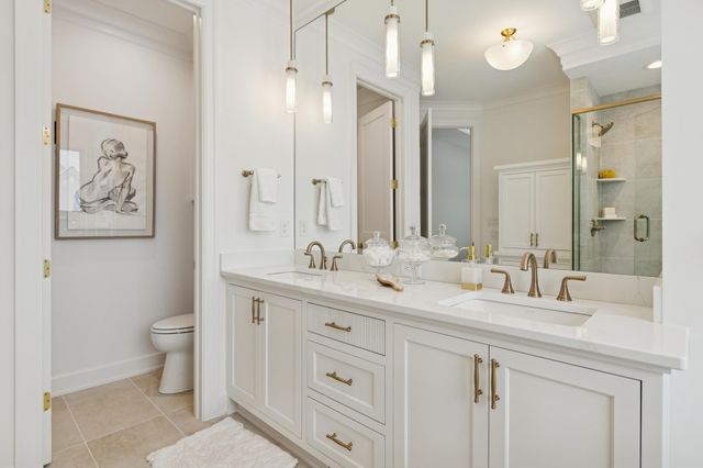 3961 White Oak Lane, Chanhassen, MN 55331