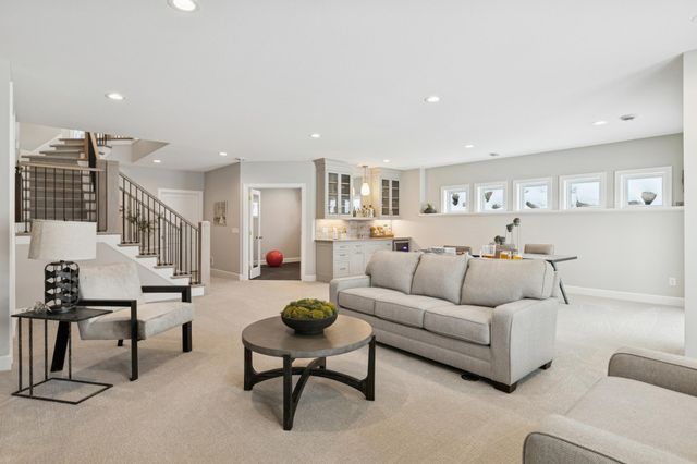 3961 White Oak Lane, Chanhassen, MN 55331