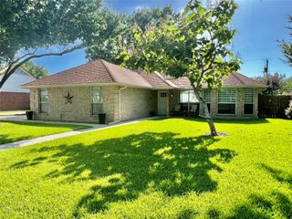 510 Canary Lane, Red Oak, TX 75154