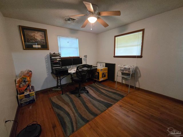 1210 Suburban Dr, Pensacola, FL 32505