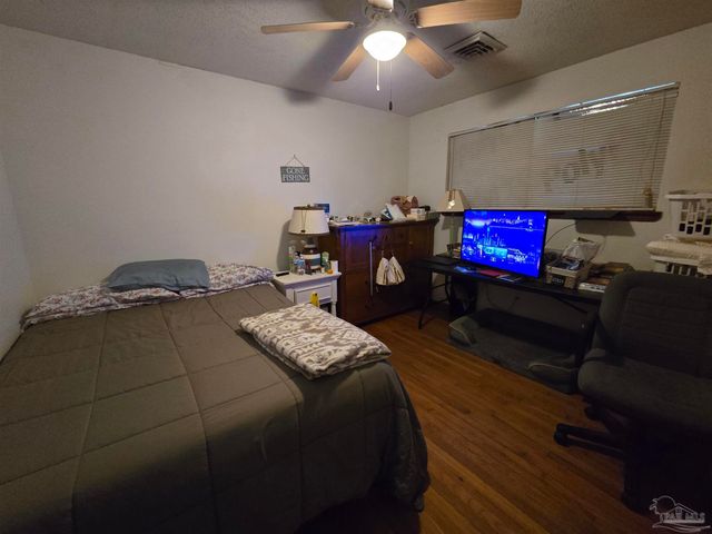 1210 Suburban Dr, Pensacola, FL 32505